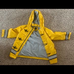 Never worn
Waterproof
Fully lined